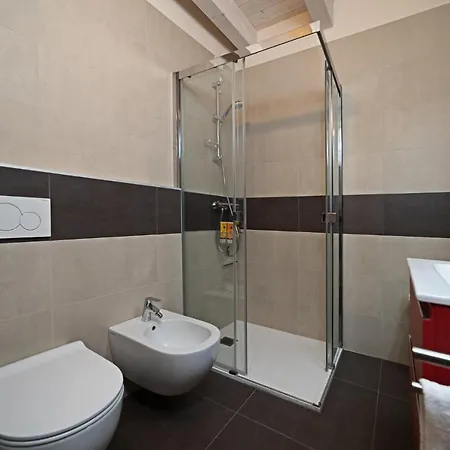 Residenza G&j - Regarda Travel Apartment *