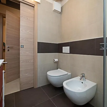 Residenza G&j - Regarda Travel Apartment
