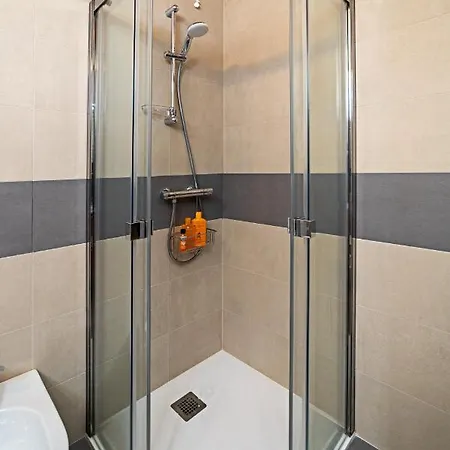 Apartment Residenza G&j - Regarda Travel
