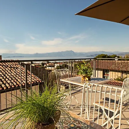 Residenza G&j - Regarda Travel Apartment